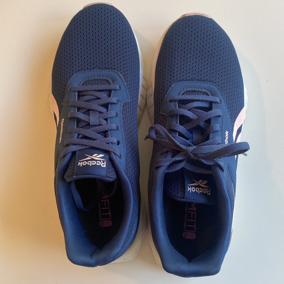 Reebok Sneakers 👟 - Picture 2 of 9